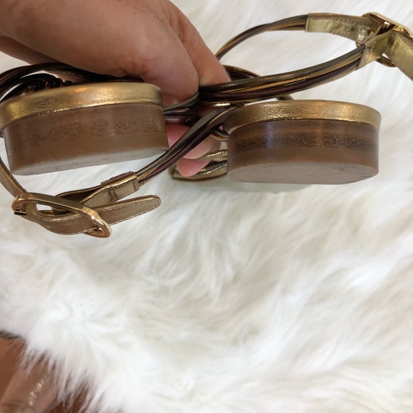 Dolce & Gabbana gold metallic flat sandal - Picture 6 of 7